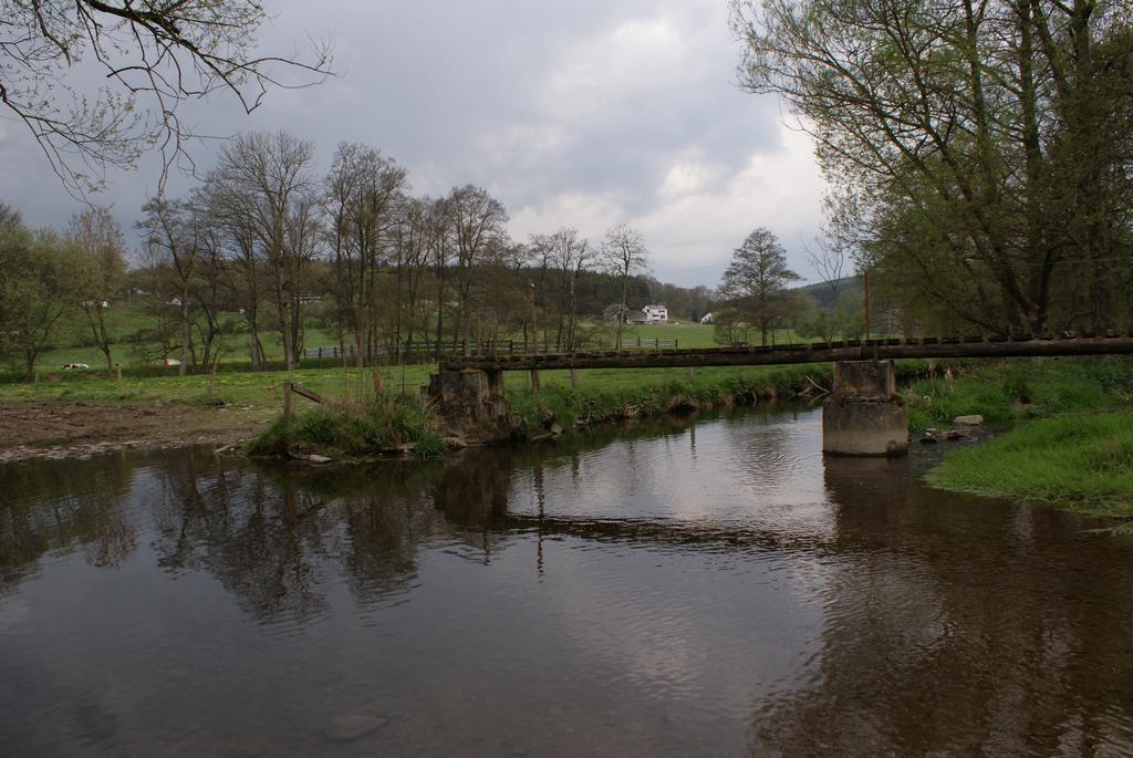 Le Gite De L Ourthe Ortheuville Zimmer foto